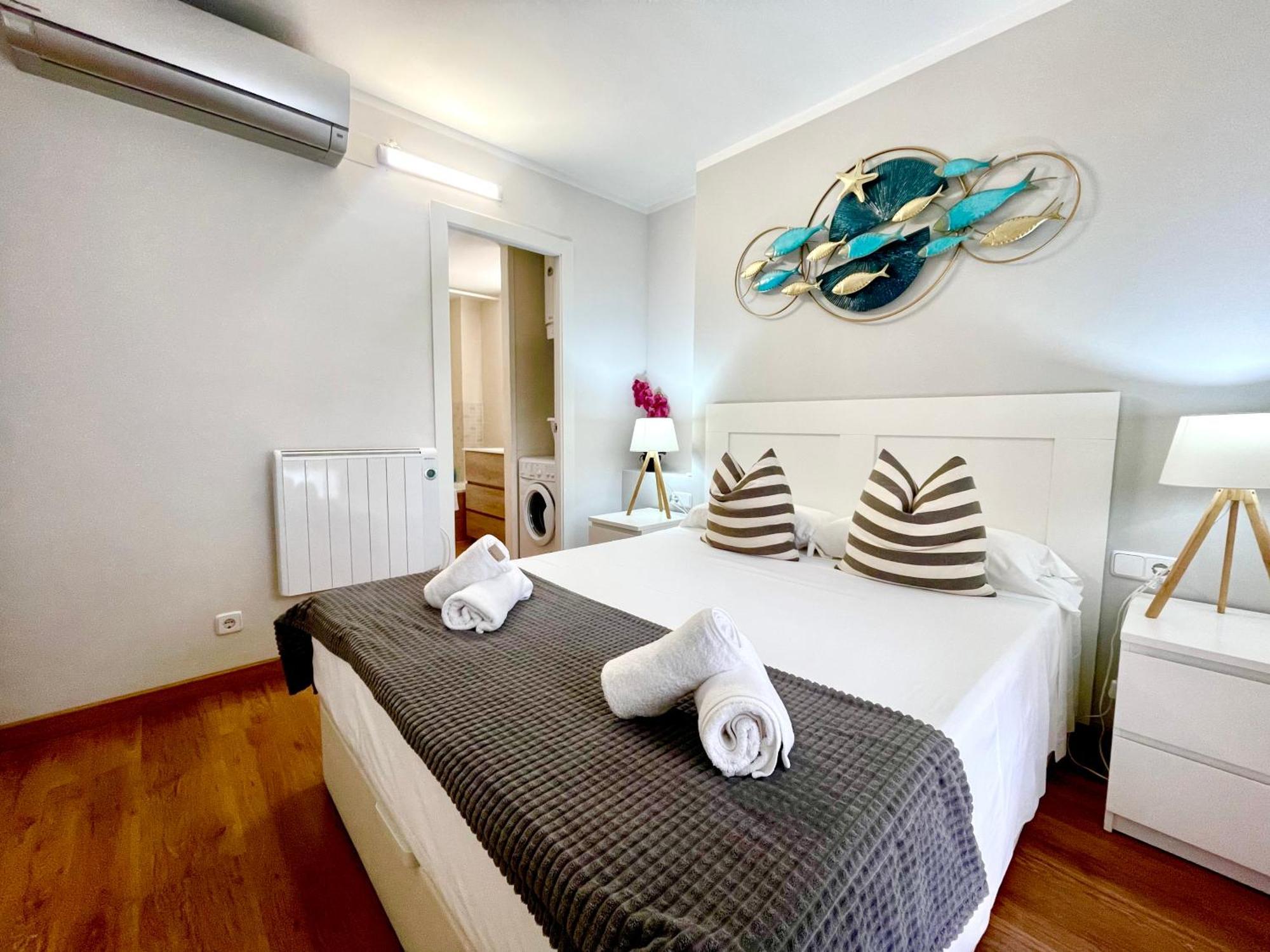 Seahomes Vacations, La Mer Bleue, Beach&Pool, Pk, Full Equipped In Fenals Beach Lloret de Mar Bagian luar foto