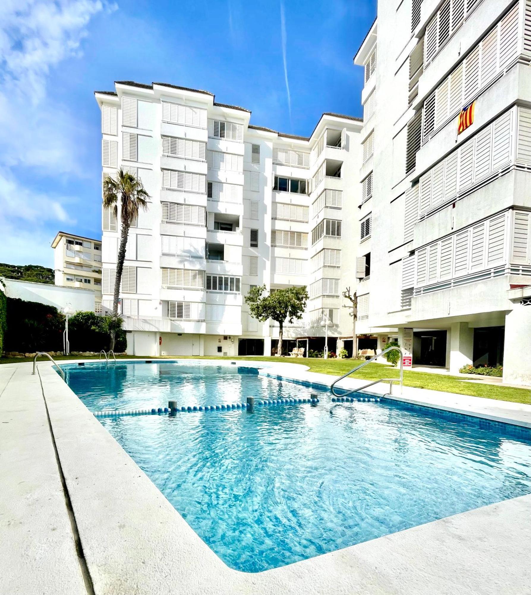 Seahomes Vacations, La Mer Bleue, Beach&Pool, Pk, Full Equipped In Fenals Beach Lloret de Mar Bagian luar foto